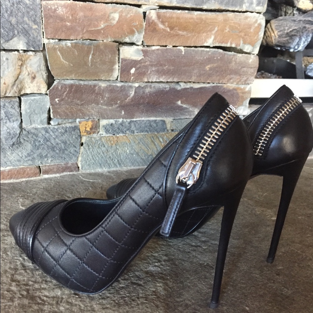 Giuseppe Zanotti Napa Neropaco Pumps, Brand NEW!!